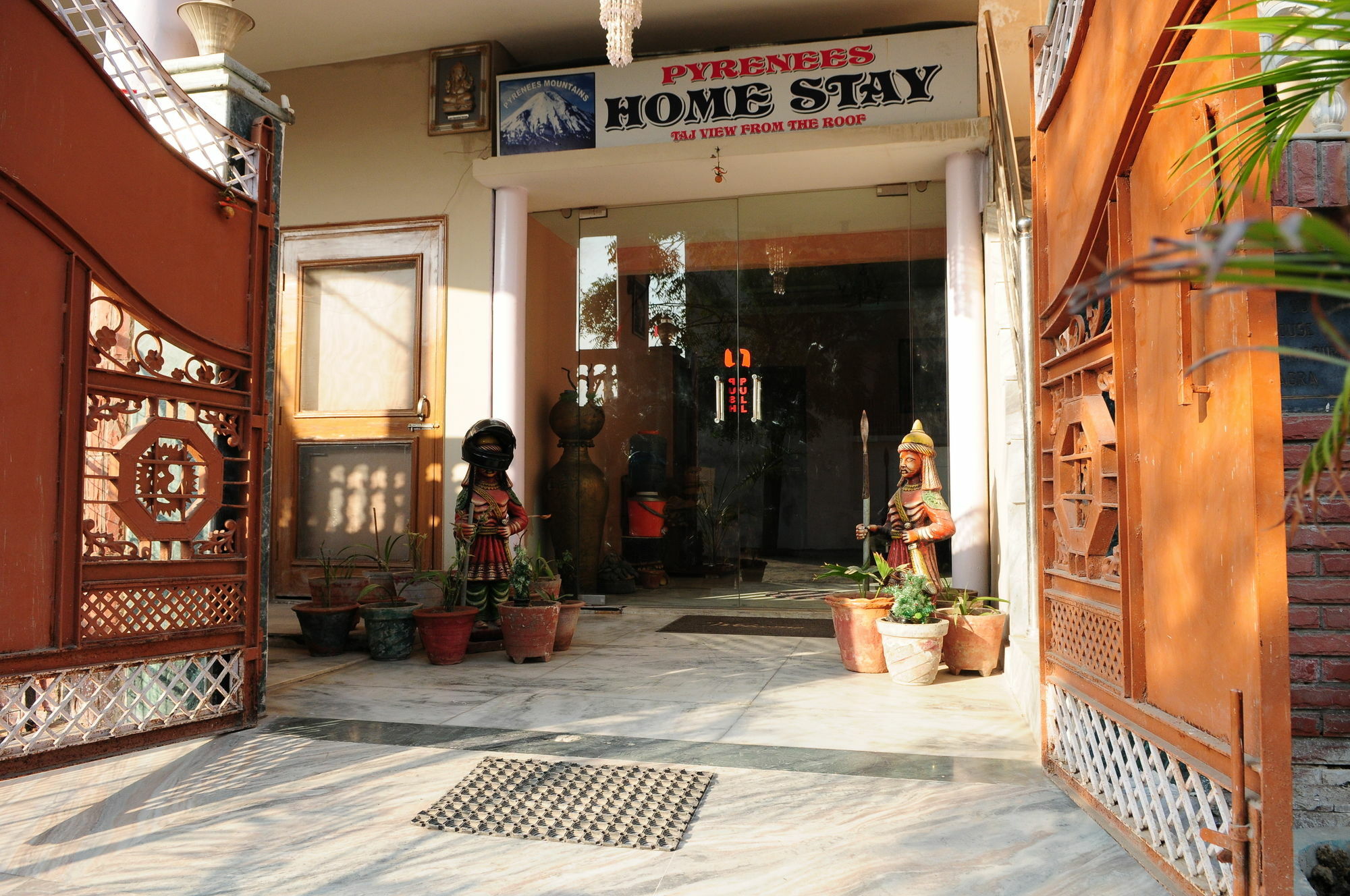Pyrenees Homestay Agra (Uttar Pradesh) Exterior foto